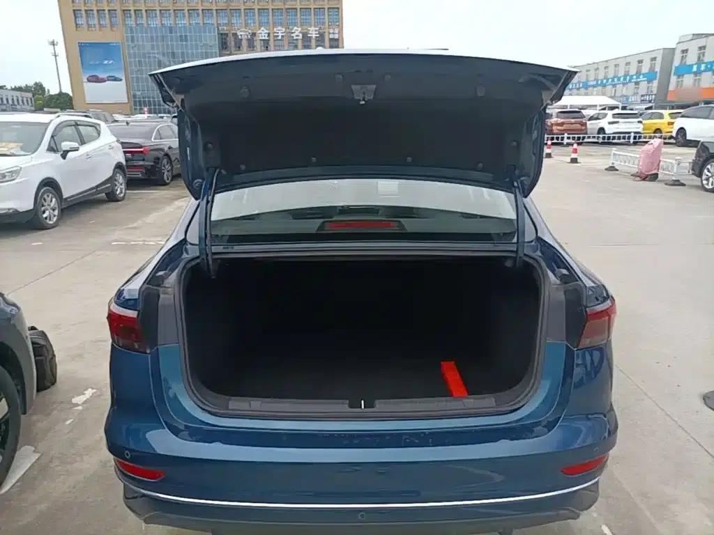 Geely Emgrand 2026 4 Millionth Anniversary Edition 1.5L CVT Flying Model — миниатюра 19