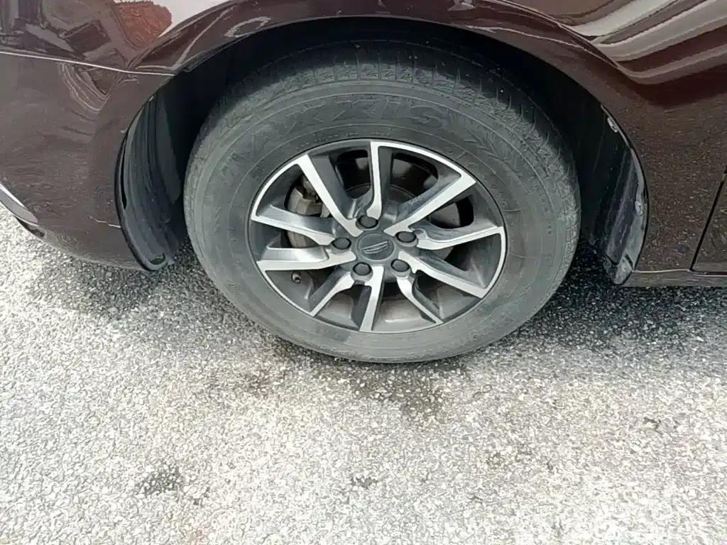 Geely Emgrand 2019 Leading Edition 1.5L Manual Deluxe Model (China VI Emission Standard) — миниатюра 23