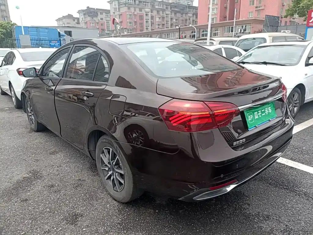 Geely Emgrand 2019 Leading Edition 1.5L Manual Deluxe Model (China VI Emission Standard) — миниатюра 5