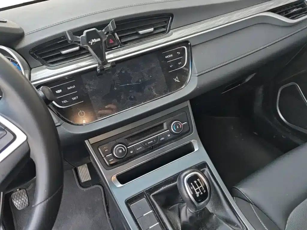 Geely Emgrand 2019 Leading Edition 1.5L Manual Deluxe Model (China VI Emission Standard) — миниатюра 13