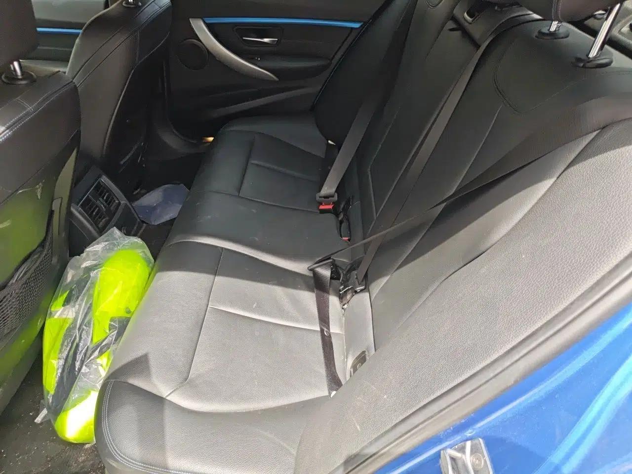 BMW 3 Series 2019 320i M Sport Package — миниатюра 17