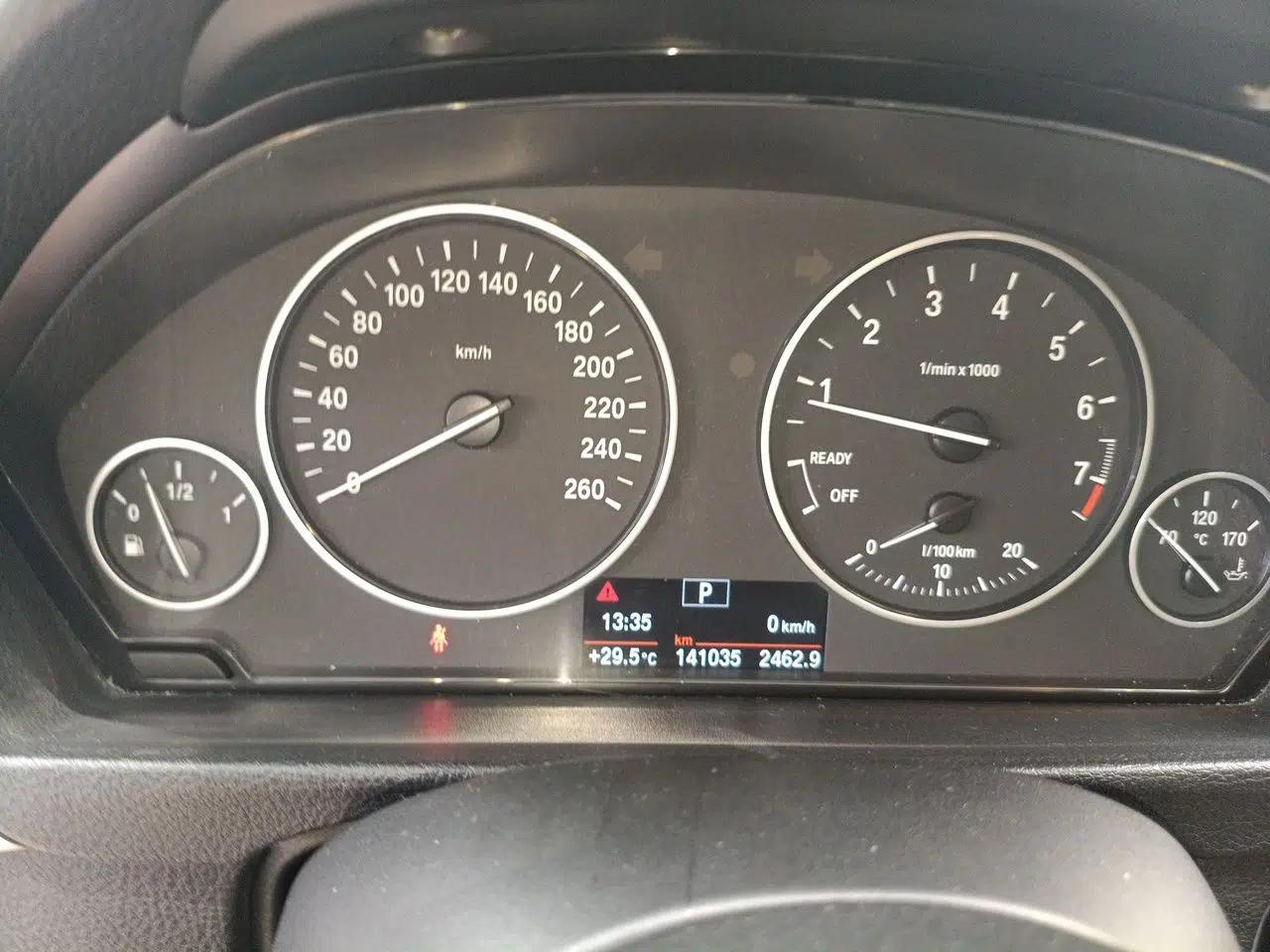 BMW 3 Series 2015 320i Luxury Line Stylish Edition — миниатюра 11