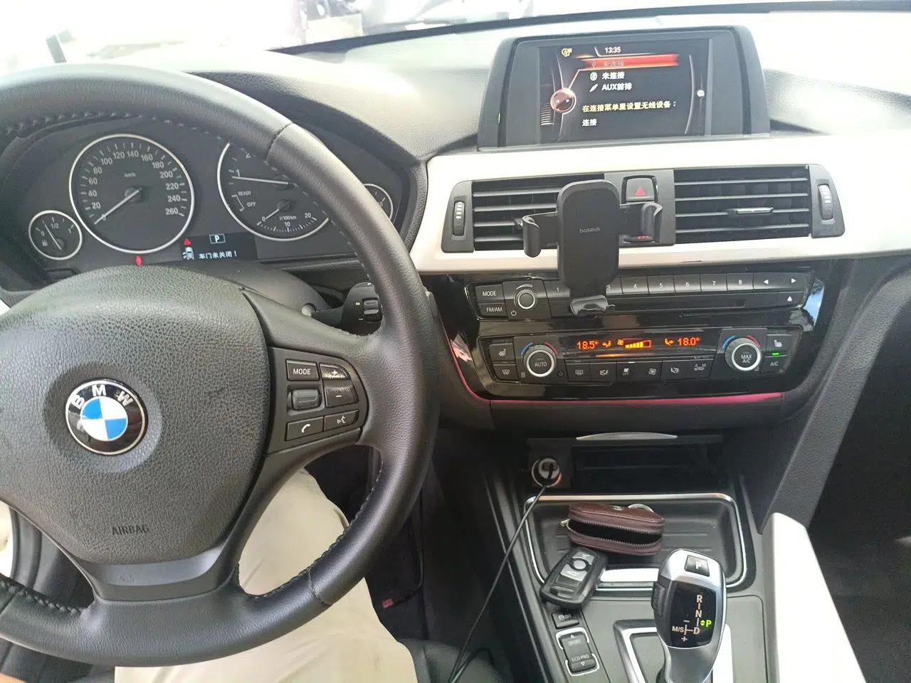 BMW 3 Series 2015 320i Luxury Line Stylish Edition — миниатюра 13