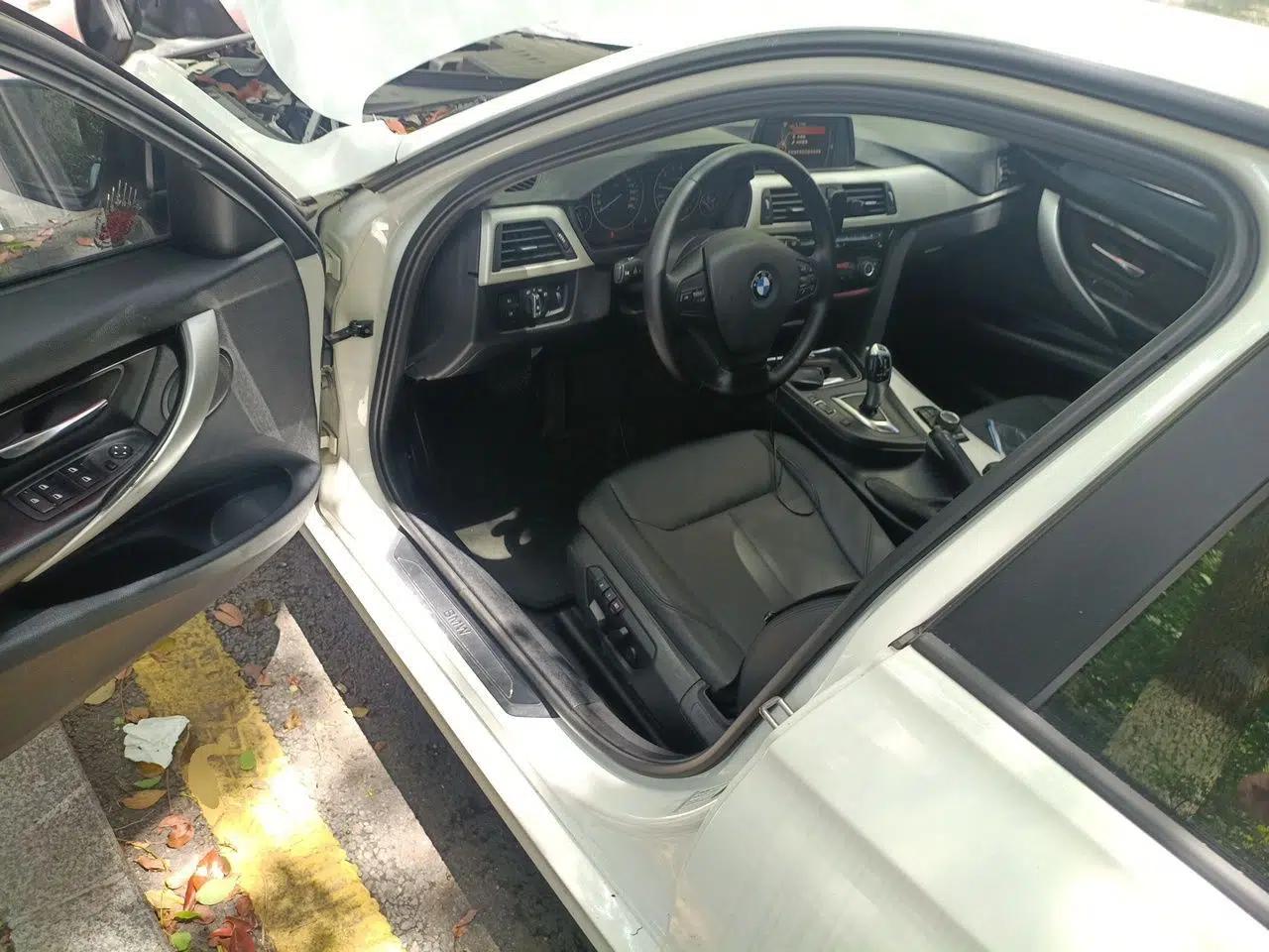 BMW 3 Series 2015 320i Luxury Line Stylish Edition — миниатюра 16