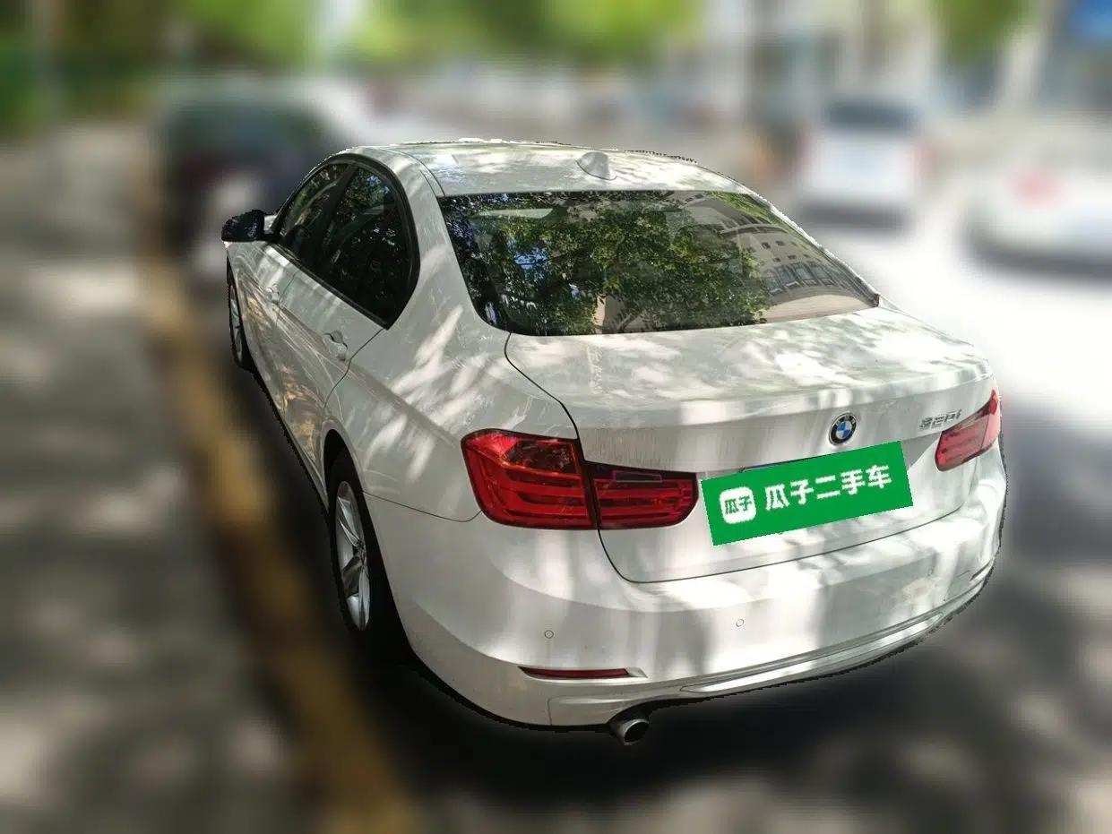 BMW 3 Series 2015 320i Luxury Line Stylish Edition — миниатюра 4