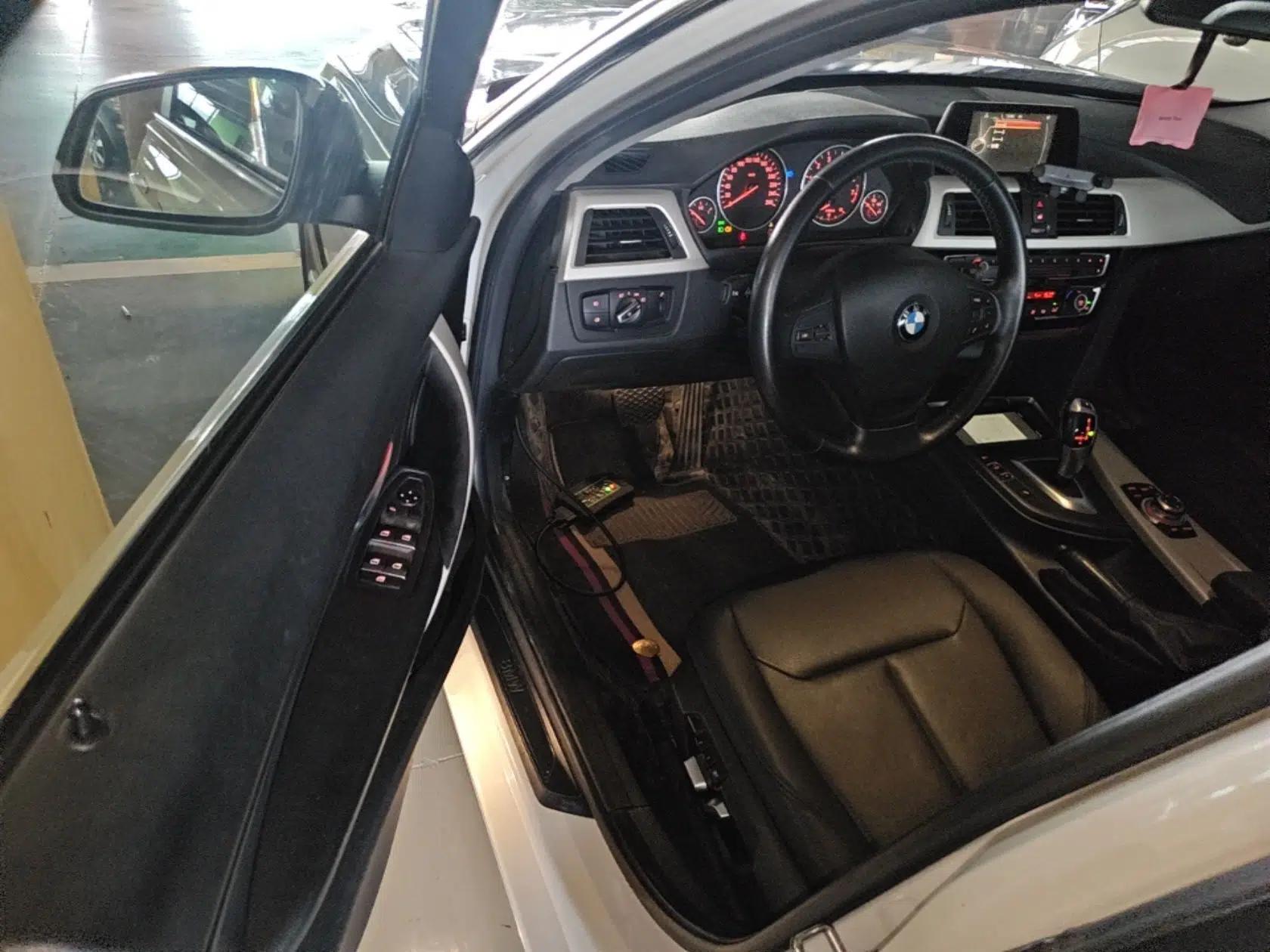 BMW 3 Series 2016 320Li Fashion Model — миниатюра 23