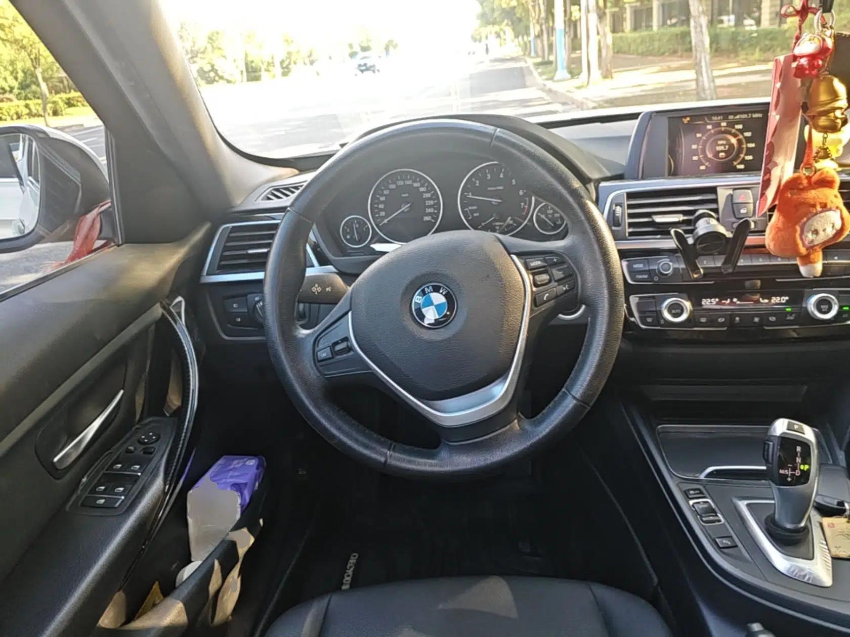 BMW 3 Series 2017 320Li Fashion Model — миниатюра 10