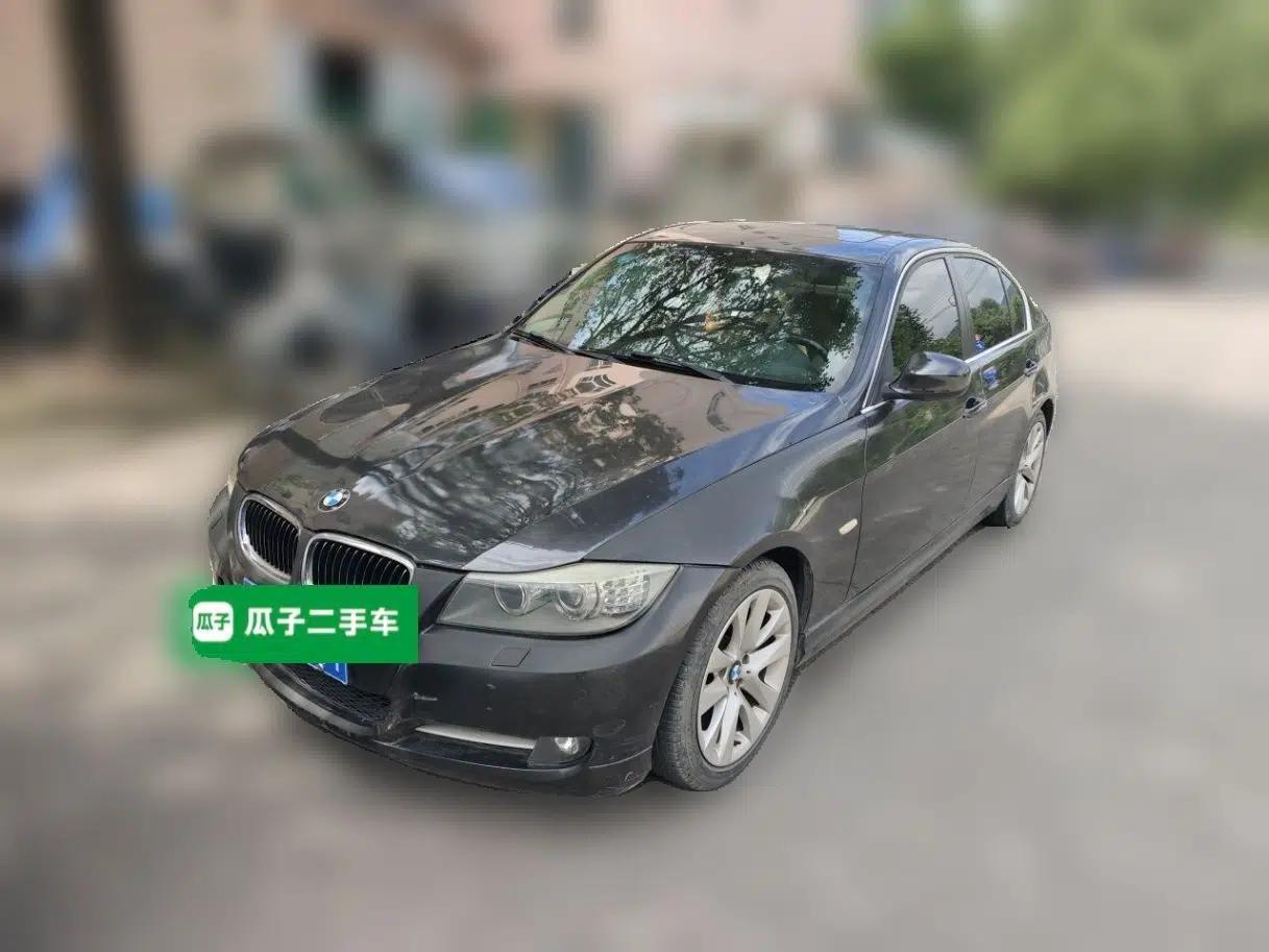 BMW 3 Series 2012 320i Luxury Edition — миниатюра 1