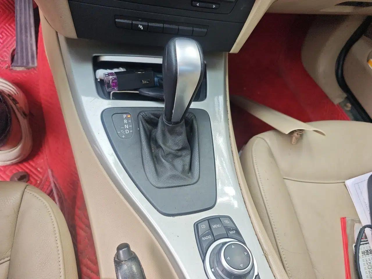 BMW 3 Series 2012 320i Luxury Edition — миниатюра 14
