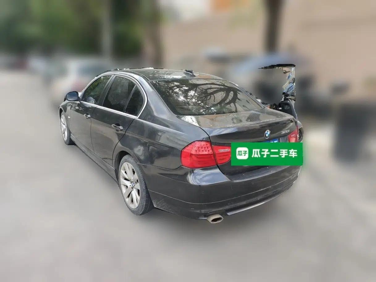 BMW 3 Series 2012 320i Luxury Edition — миниатюра 4
