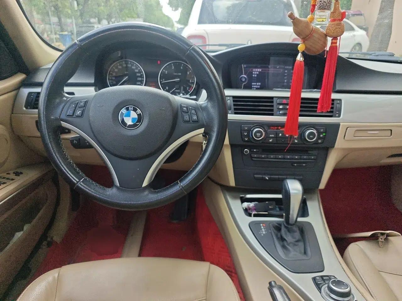 BMW 3 Series 2012 320i Luxury Edition — миниатюра 9