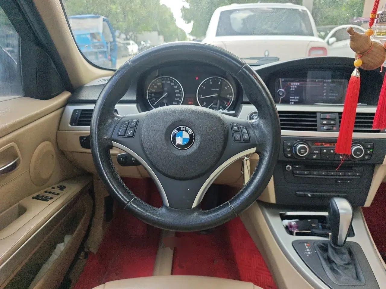 BMW 3 Series 2012 320i Luxury Edition — миниатюра 10
