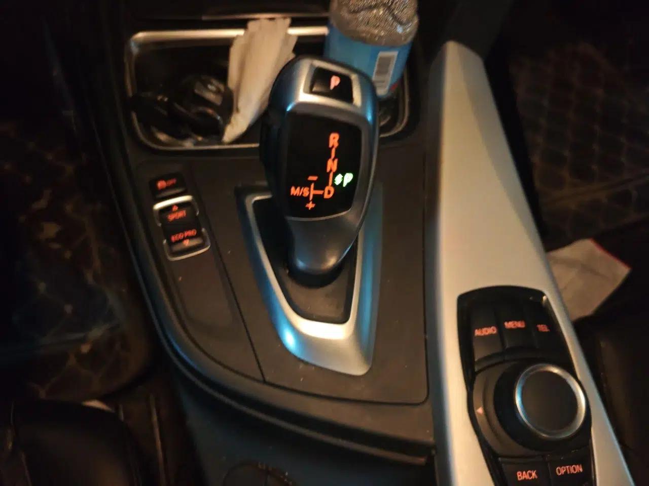 BMW 3 Series 2014 320i Sport Edition — миниатюра 14