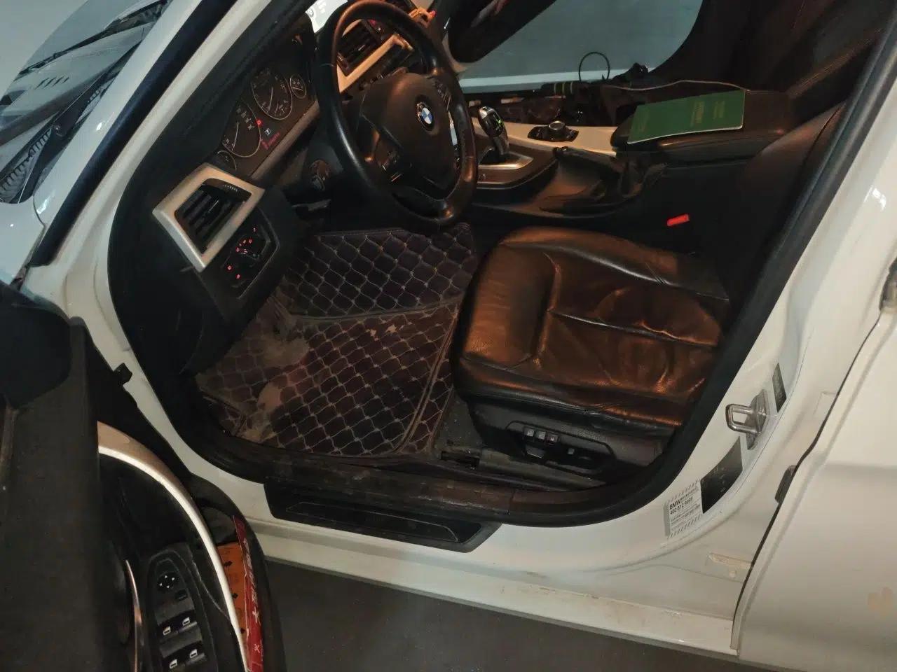 BMW 3 Series 2014 320i Sport Edition — миниатюра 15