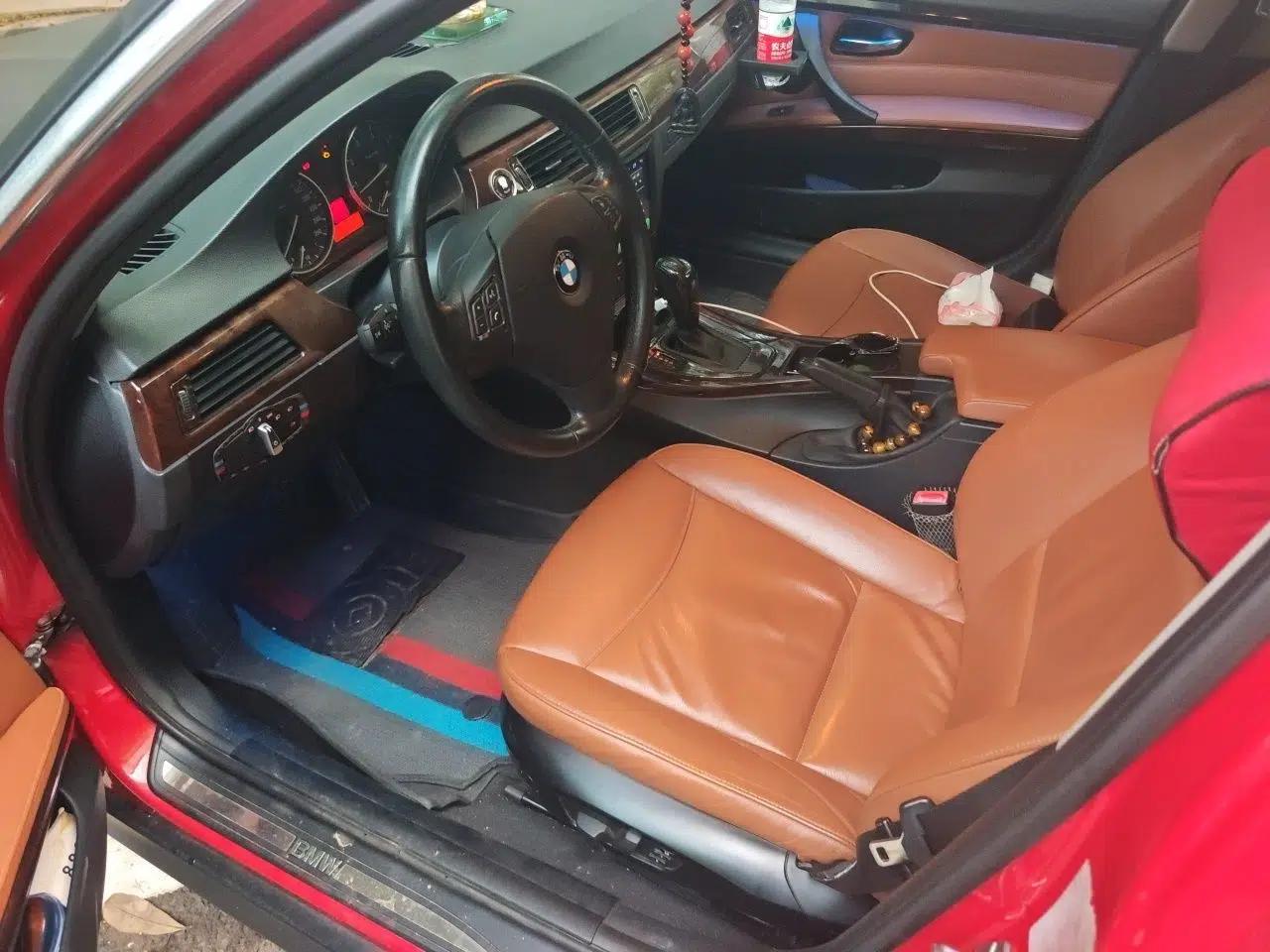 BMW 3 Series 2011 320i Sport Edition — миниатюра 16
