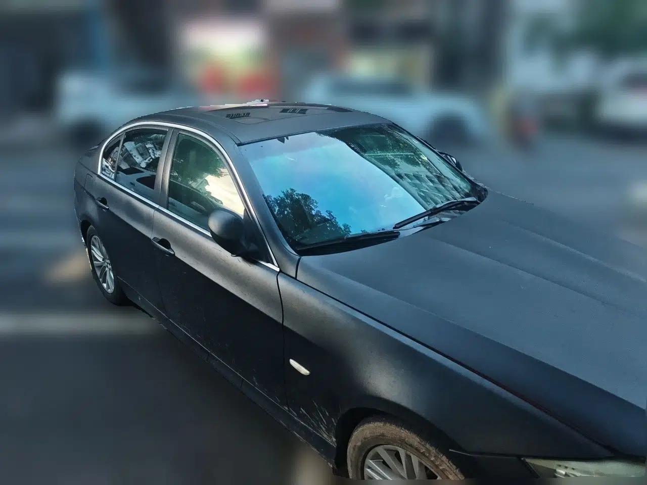 BMW 3 Series 2011 320i Sport Edition — миниатюра 3