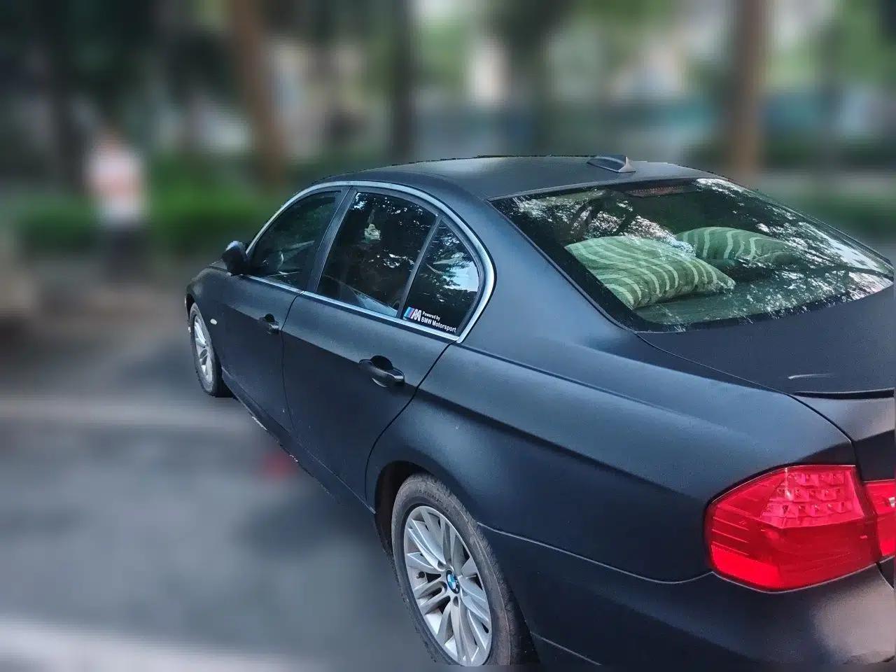 BMW 3 Series 2011 320i Sport Edition — миниатюра 4
