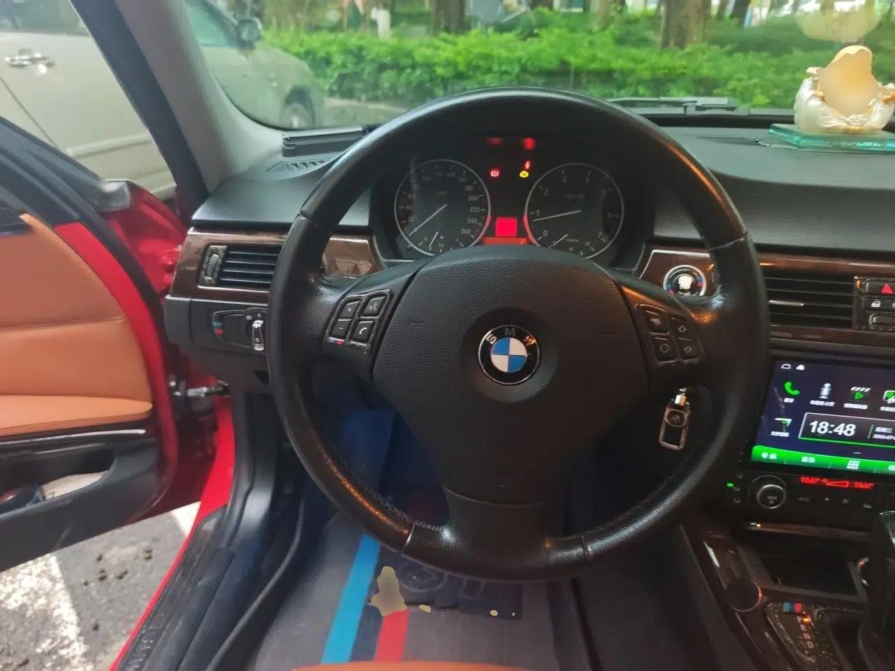 BMW 3 Series 2011 320i Sport Edition — миниатюра 10