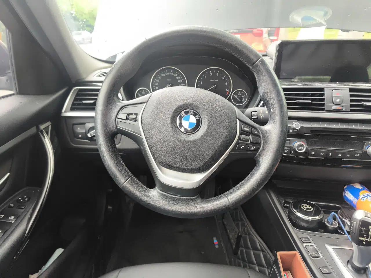 BMW 3 Series 2017 320Li Fashion Model — миниатюра 10
