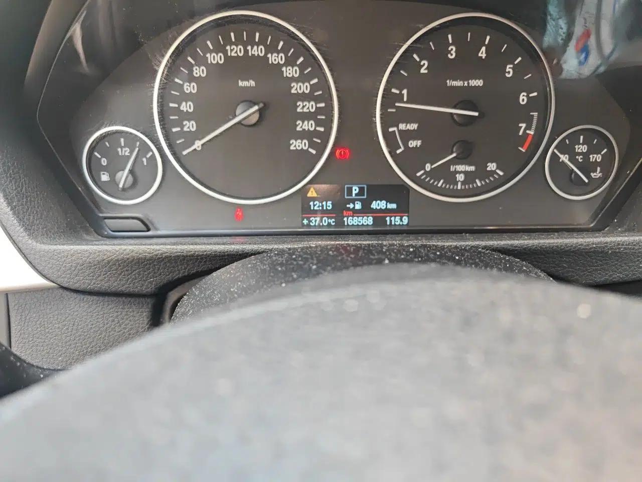 BMW 3 Series 2013 320i Sport Edition — миниатюра 12