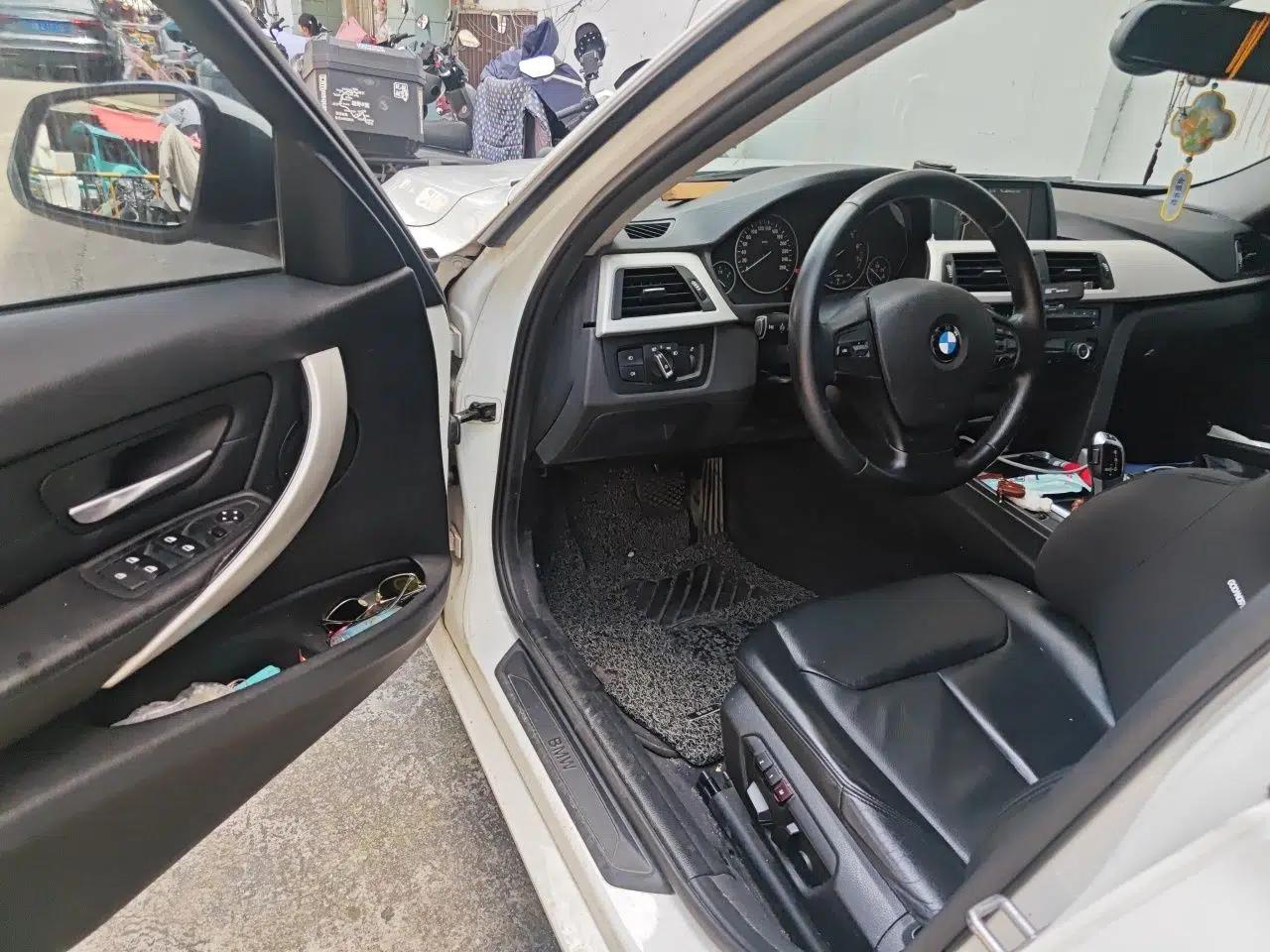 BMW 3 Series 2013 320i Sport Edition — миниатюра 16