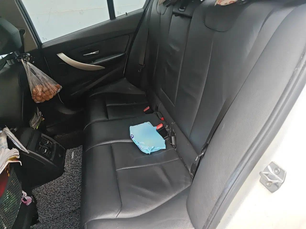 BMW 3 Series 2013 320i Sport Edition — миниатюра 17