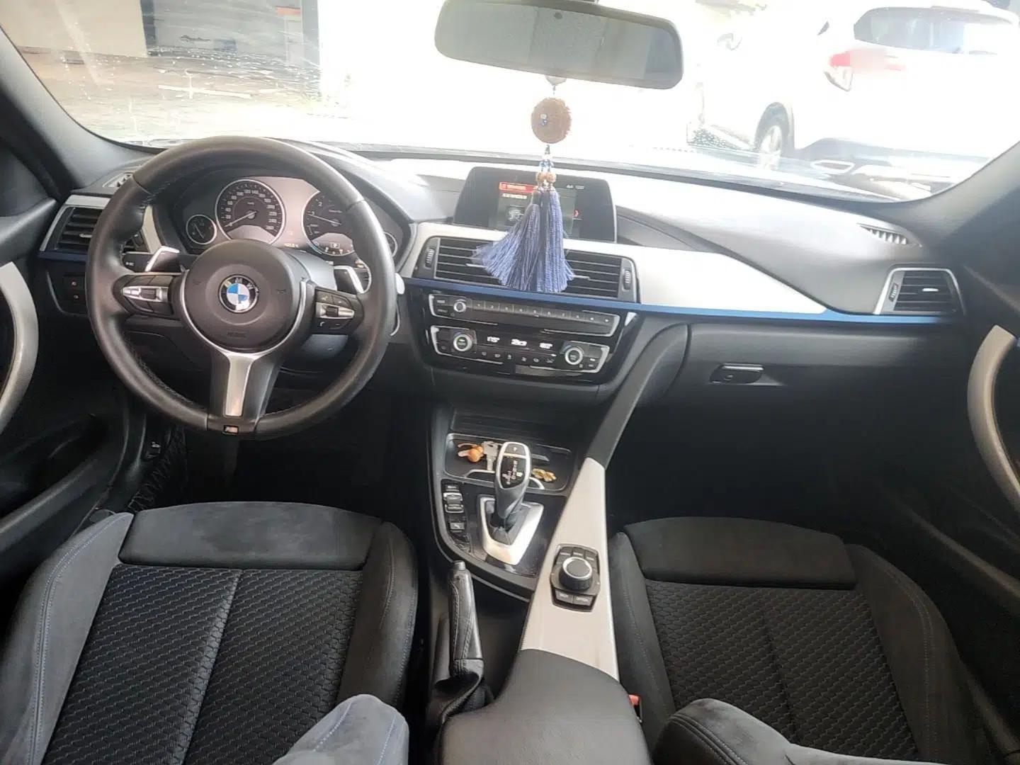 BMW 3 Series 2018 320i M Sport Package — миниатюра 12