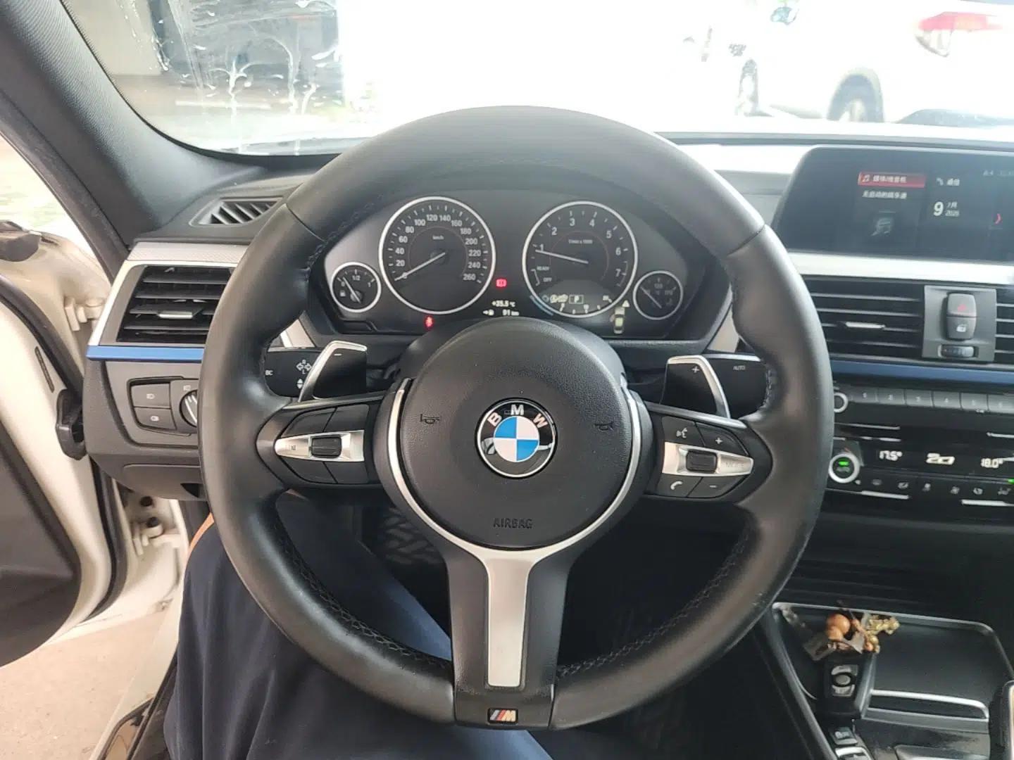 BMW 3 Series 2018 320i M Sport Package — миниатюра 13