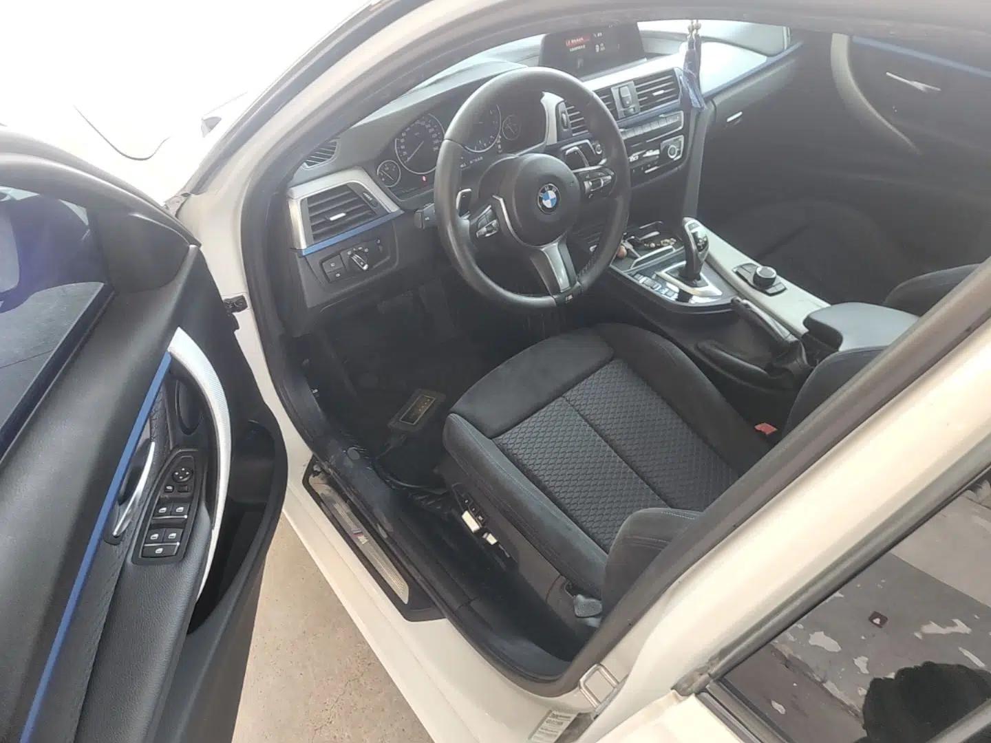 BMW 3 Series 2018 320i M Sport Package — миниатюра 18