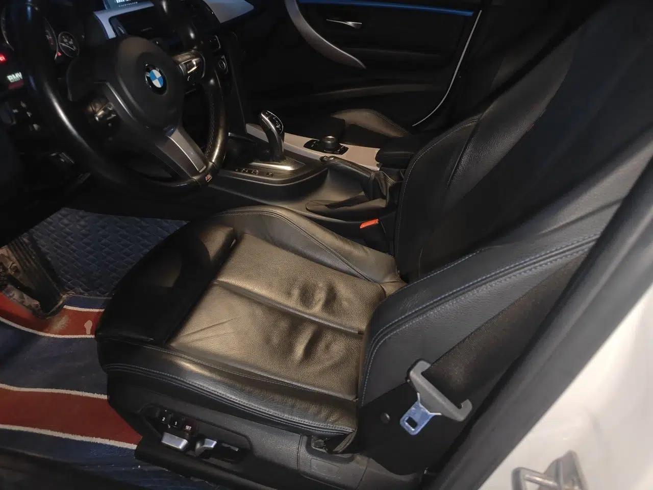 BMW 3 Series 2018 320i M Sport Package — миниатюра 15