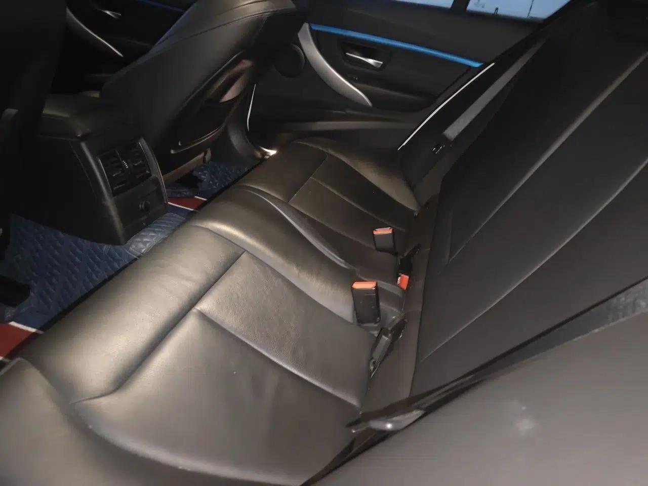 BMW 3 Series 2018 320i M Sport Package — миниатюра 17