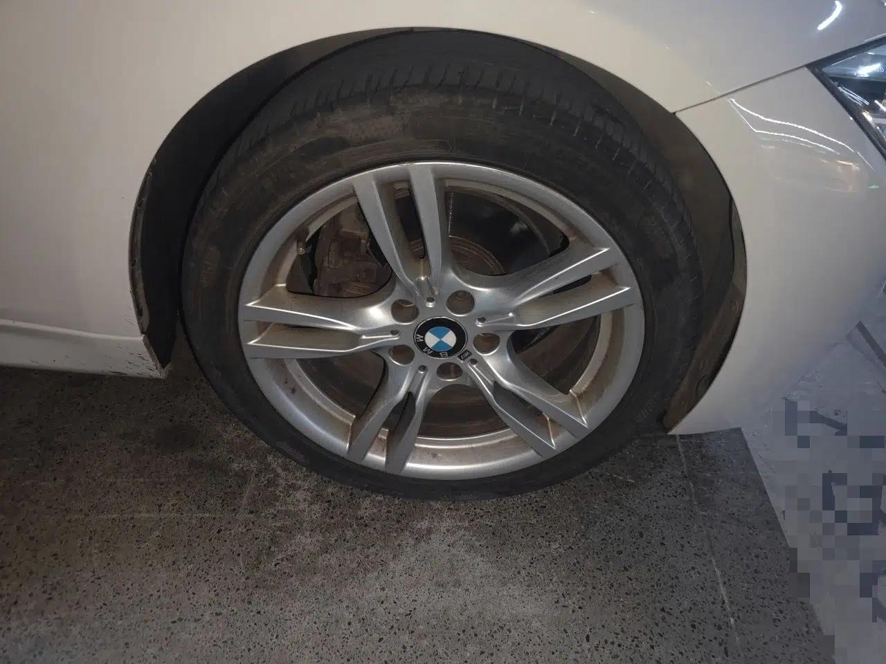 BMW 3 Series 2018 320i M Sport Package — миниатюра 8