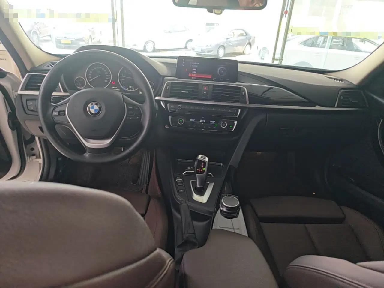BMW 3 Series 2019 320Li Fashion Model — миниатюра 12