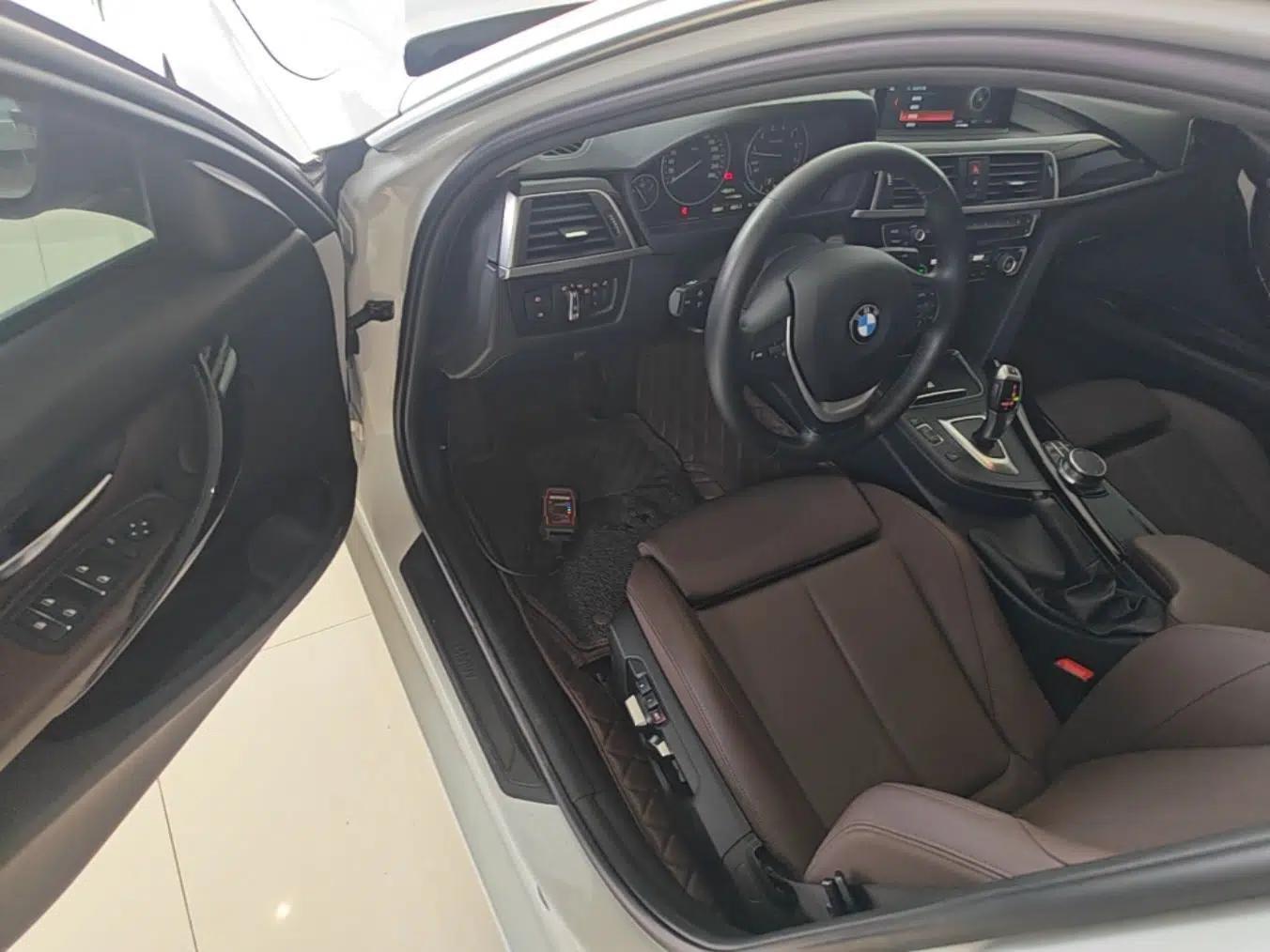 BMW 3 Series 2019 320Li Fashion Model — миниатюра 18