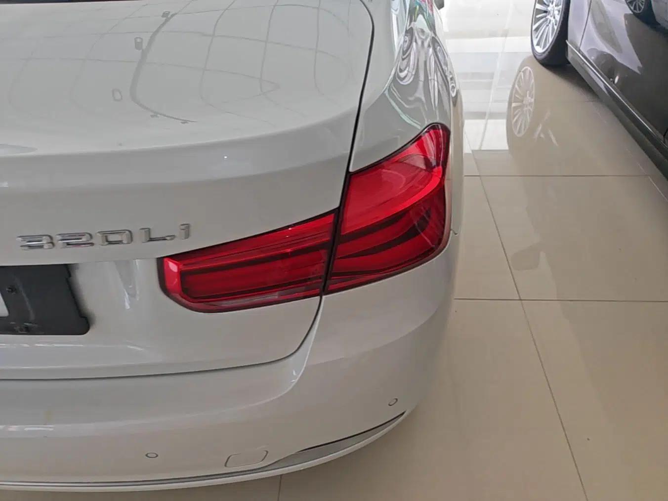 BMW 3 Series 2019 320Li Fashion Model — миниатюра 9