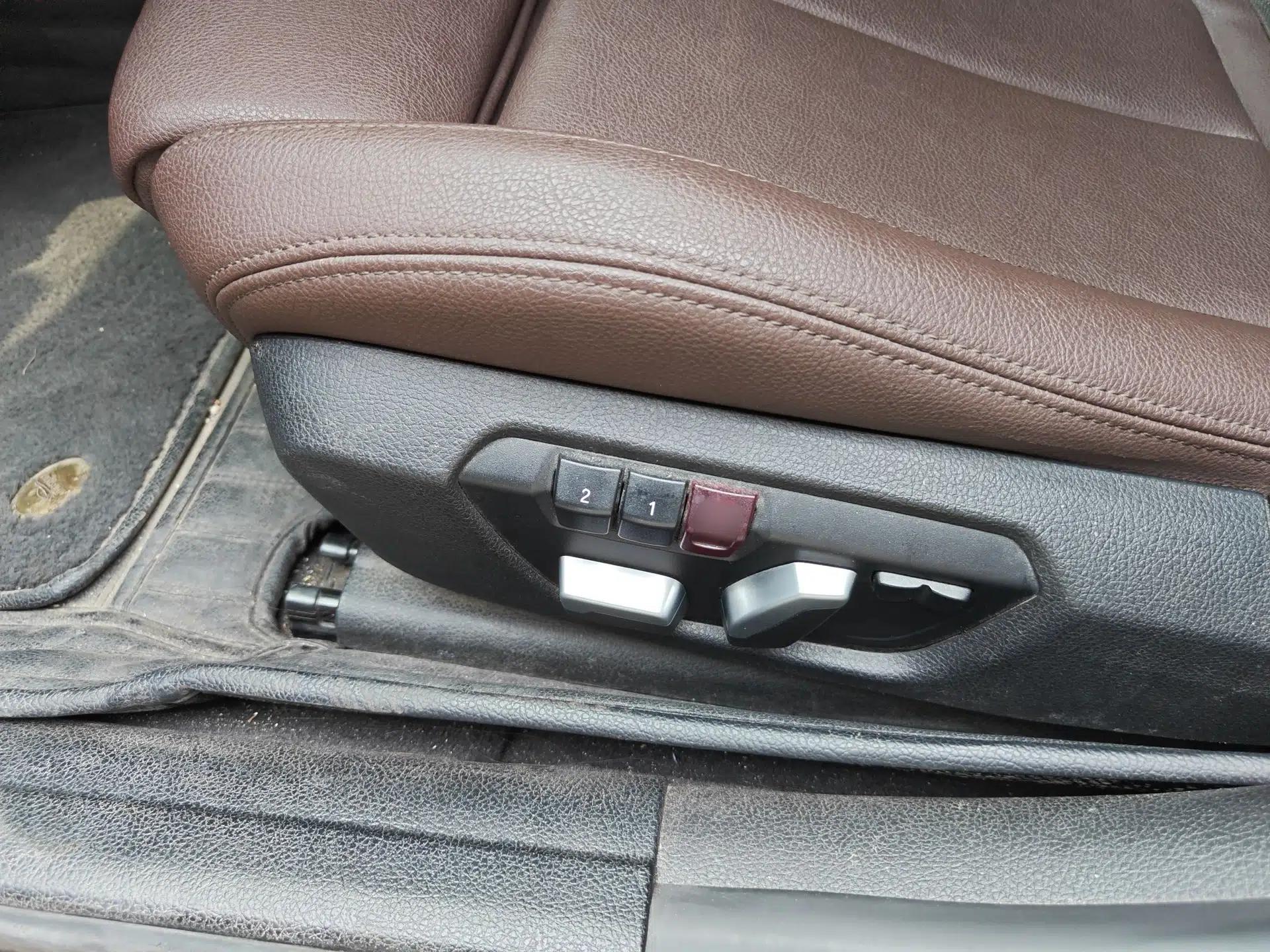 BMW 3 Series 2018 320Li Fashion Model — миниатюра 14