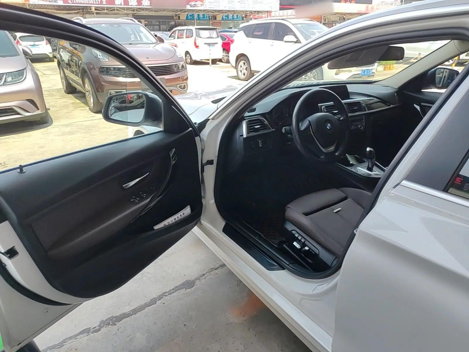 BMW 3 Series 2018 320Li Fashion Model — миниатюра 18