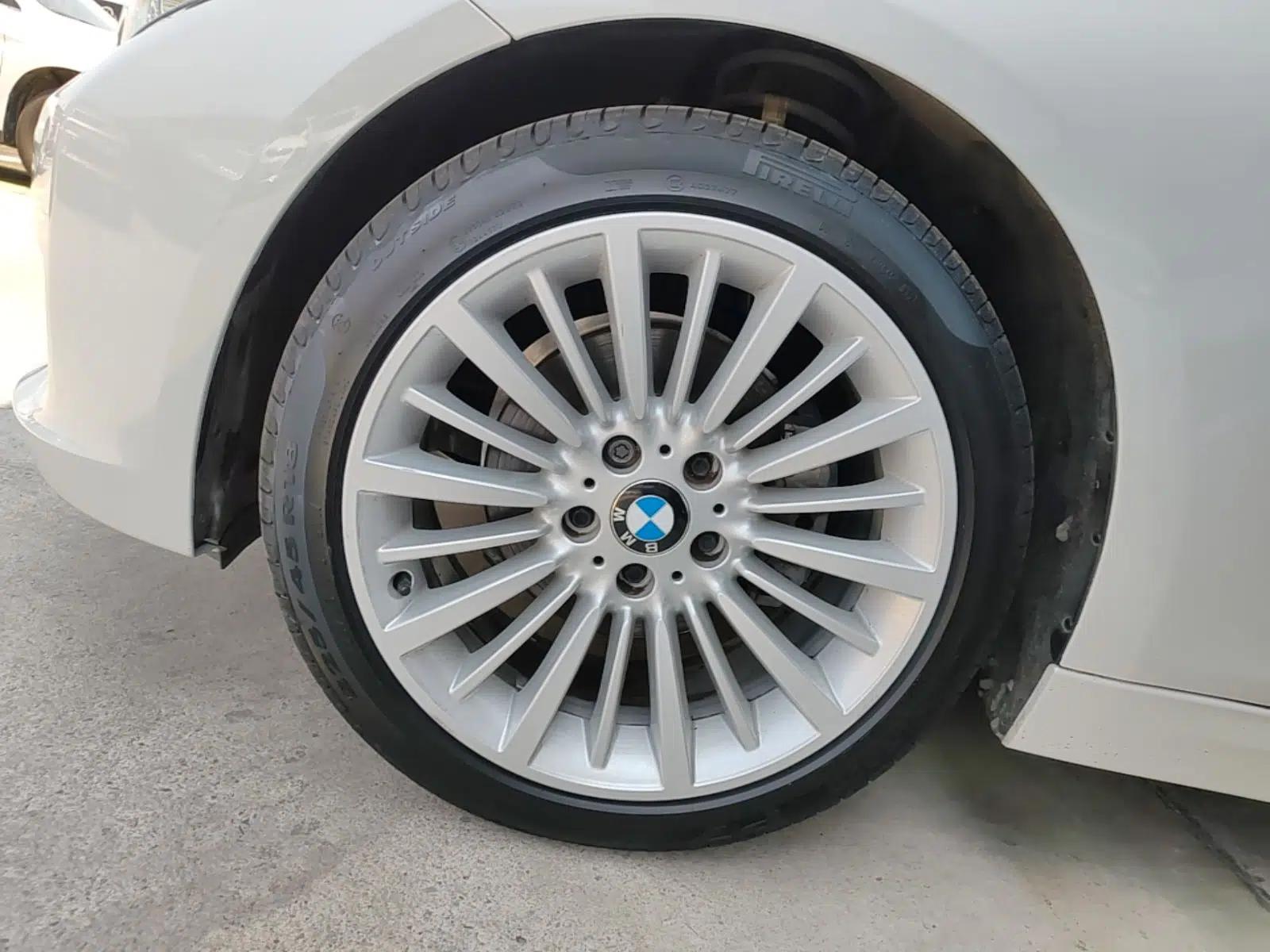 BMW 3 Series 2018 320Li Fashion Model — миниатюра 10
