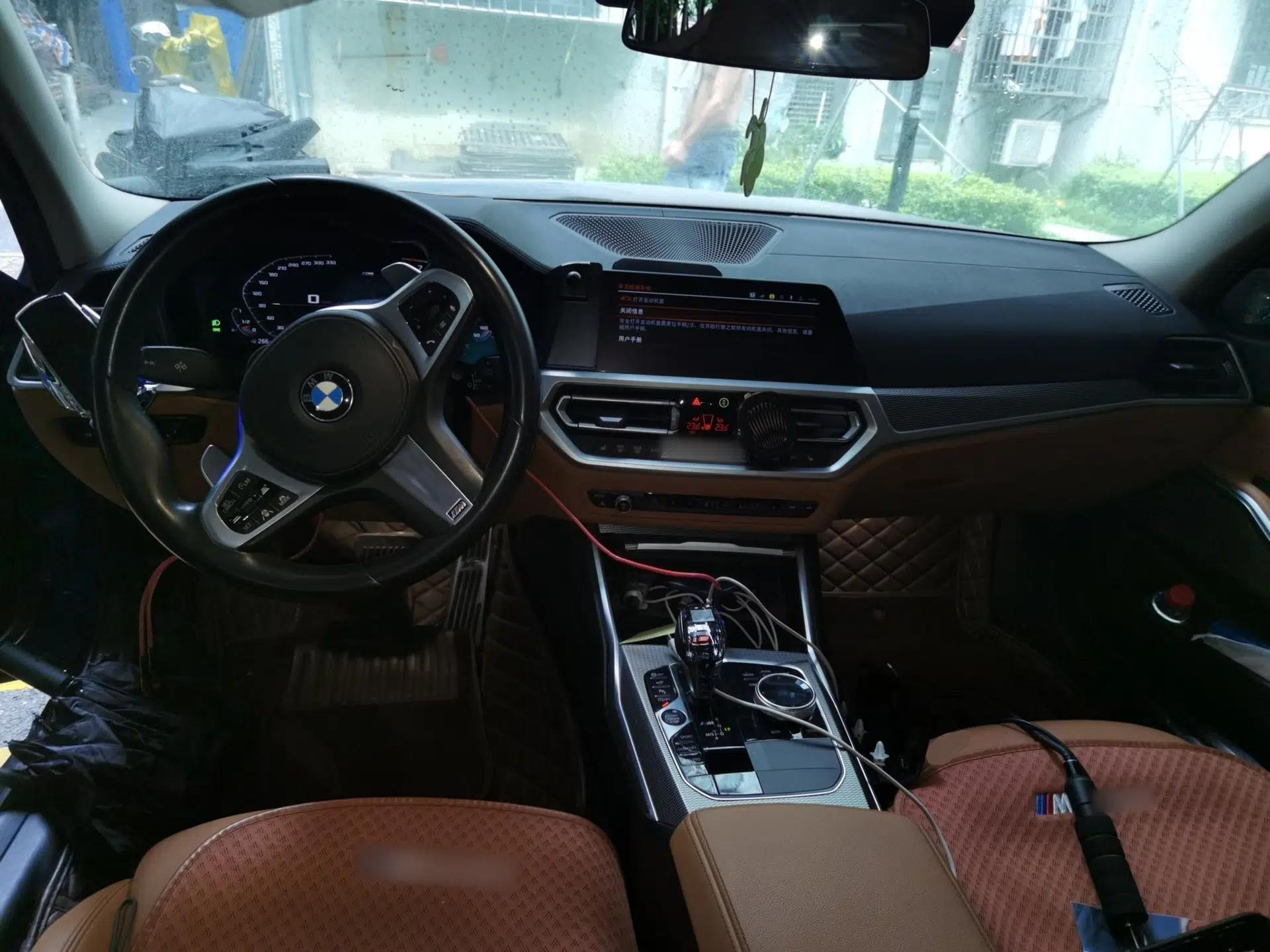 BMW 3 Series 2020 325Li M Sport Night Edition Package — миниатюра 9