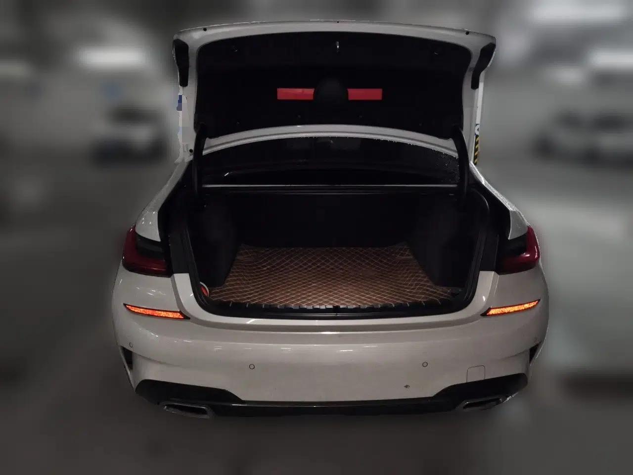BMW 3 Series 2020 Restyled 325Li M Sport Package — миниатюра 15