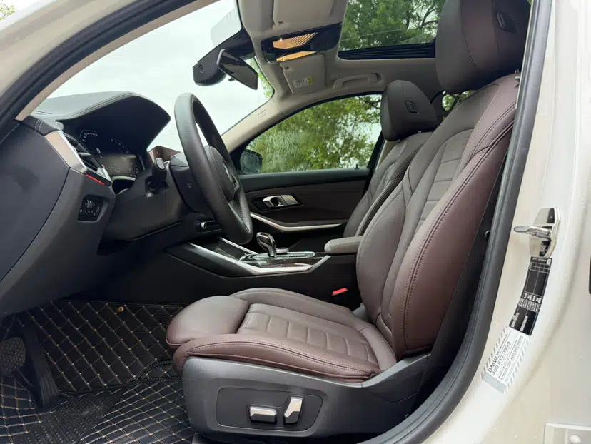 BMW 3 Series 2020 Restyled 325Li M Sport Package — миниатюра 17