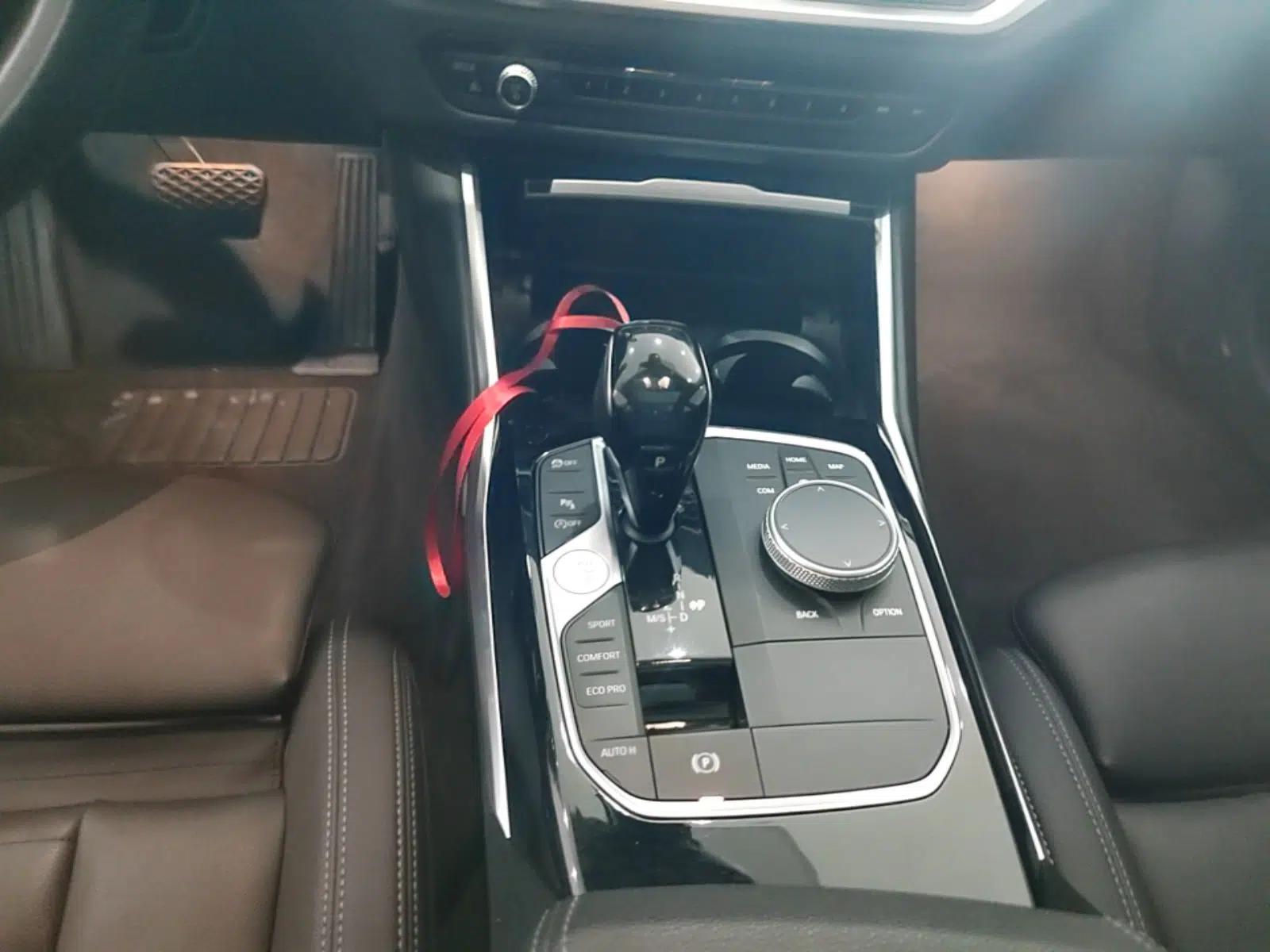 BMW 3 Series 2020 320Li M Sport Package — миниатюра 16