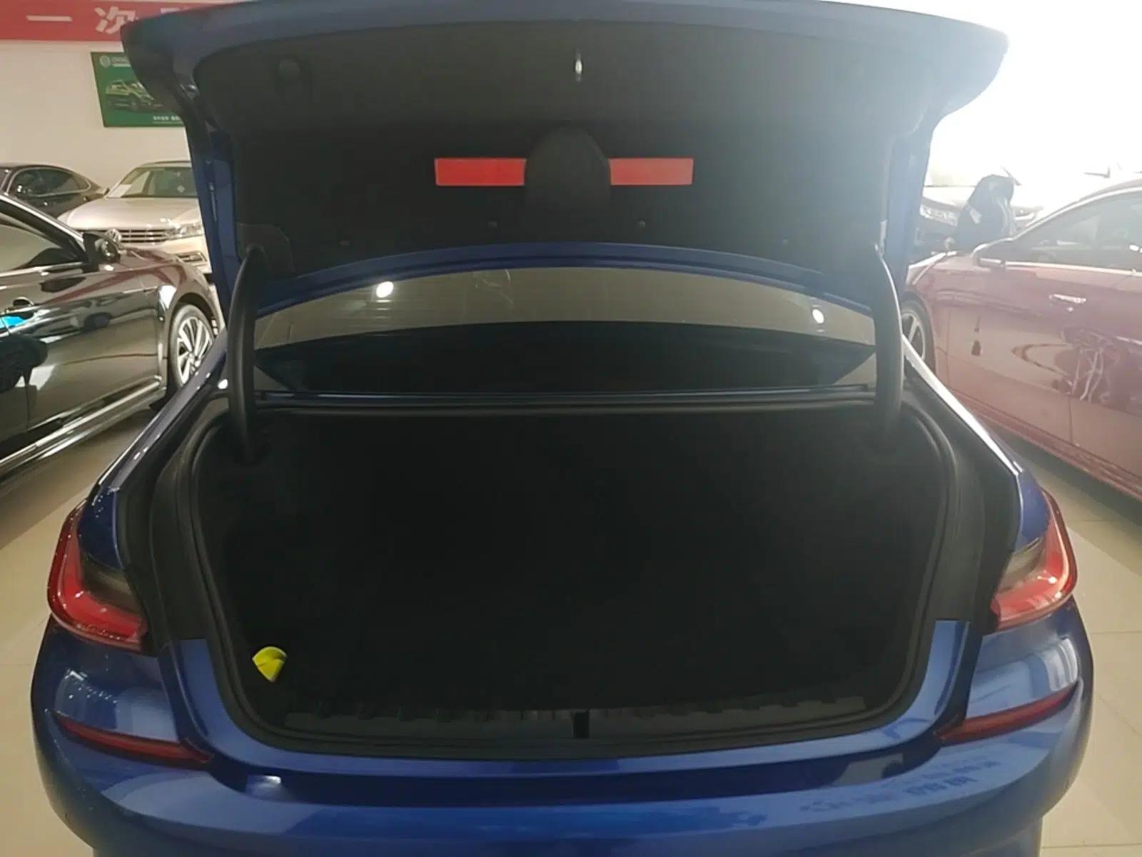 BMW 3 Series 2020 320Li M Sport Package — миниатюра 22