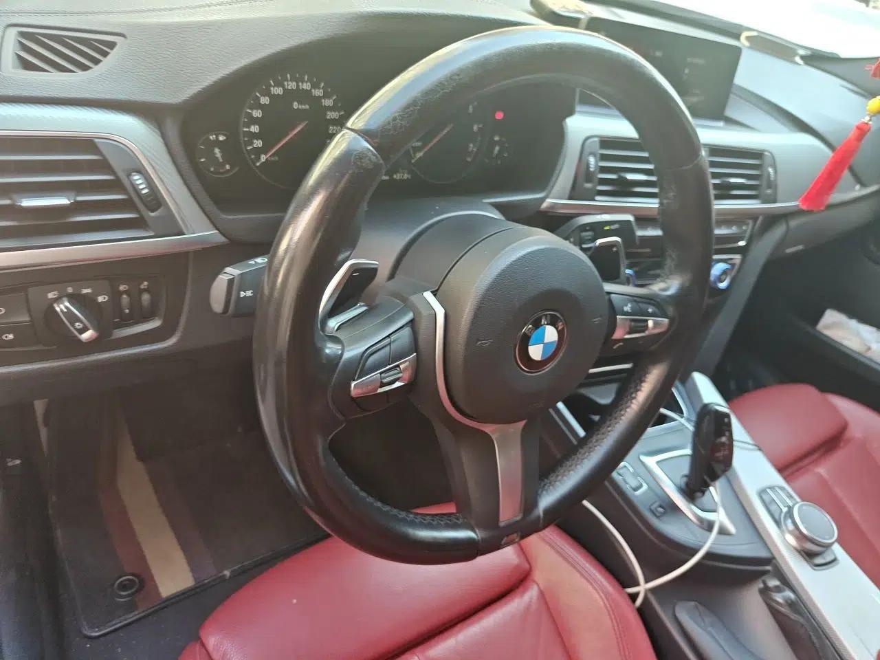 BMW 3 Series 2019 320i M Sport Night Edition — миниатюра 10