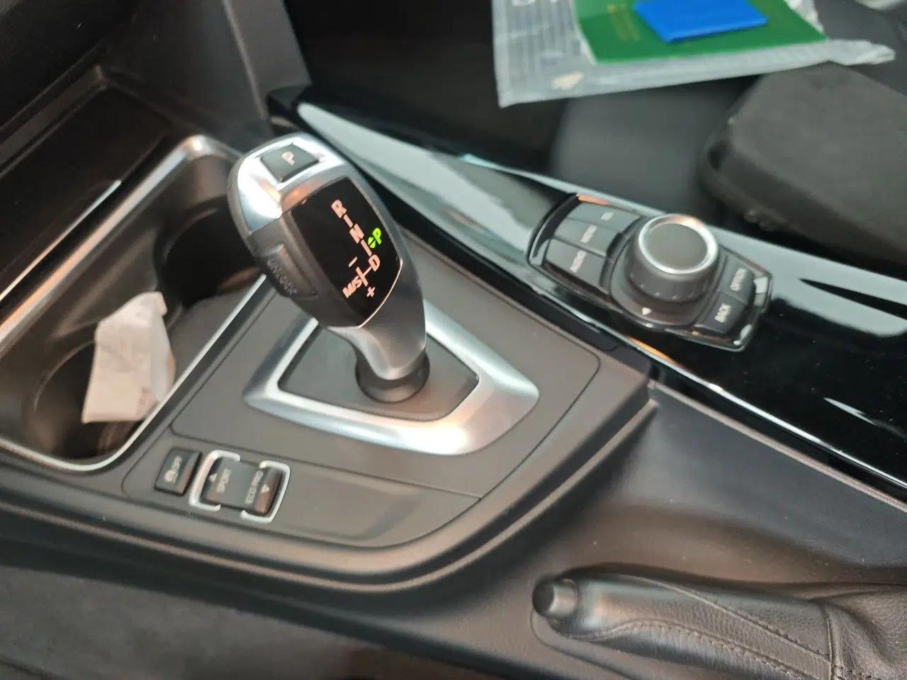 BMW 3 Series 2013 320i Sport Touring Edition — миниатюра 14