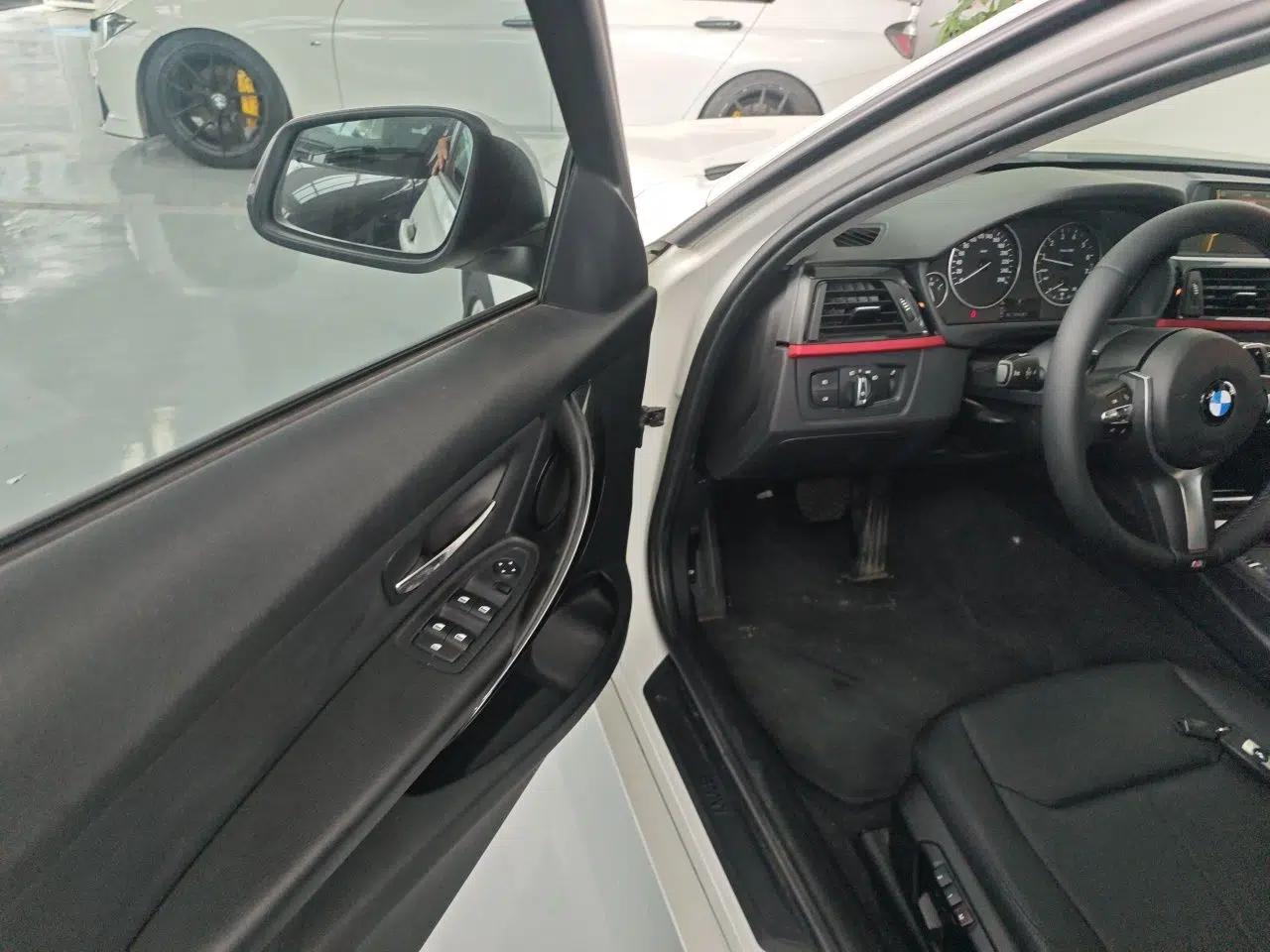 BMW 3 Series 2013 320i Sport Touring Edition — миниатюра 16
