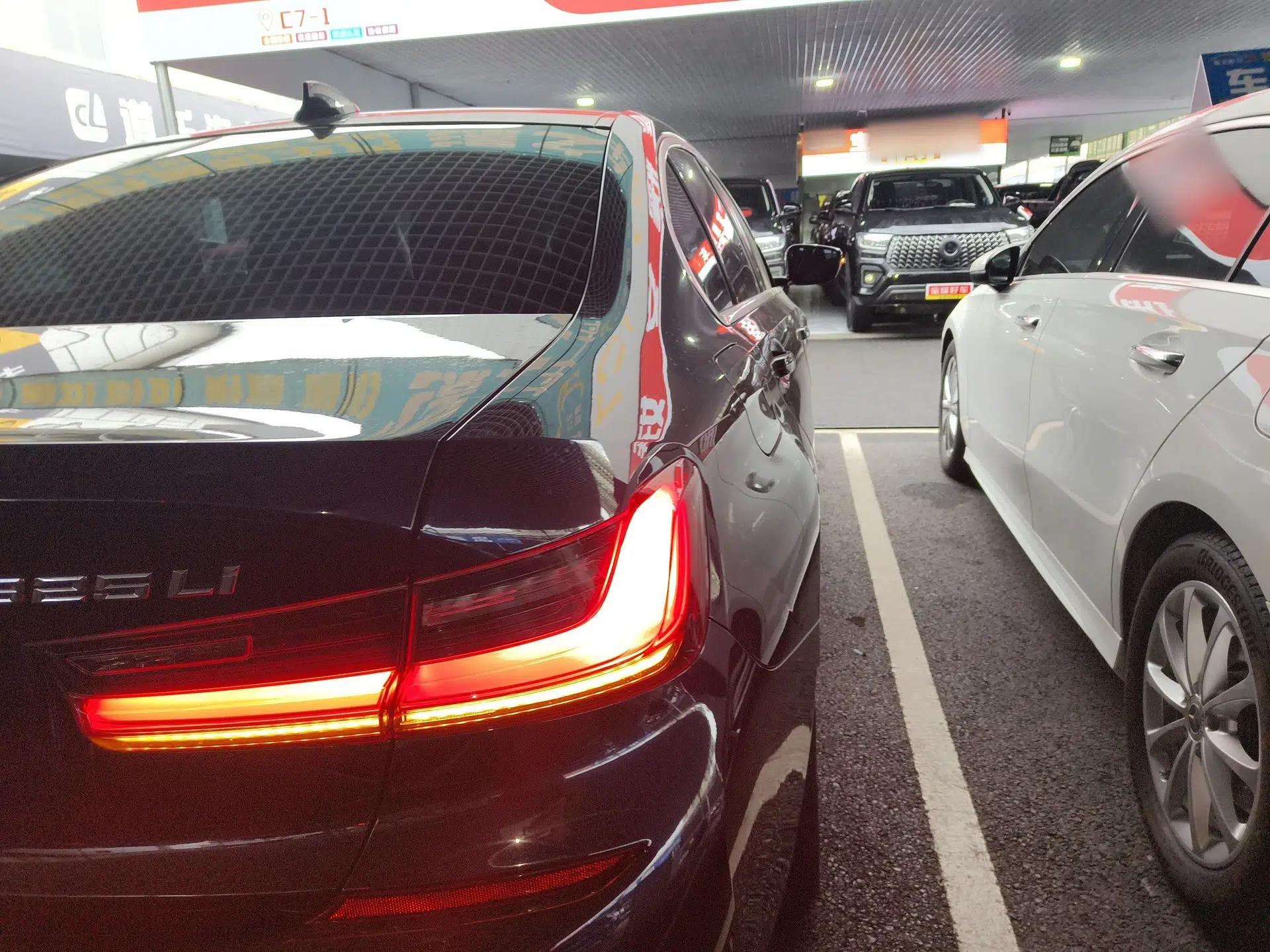 BMW 3 Series 2021 325Li M Sport Package — миниатюра 9