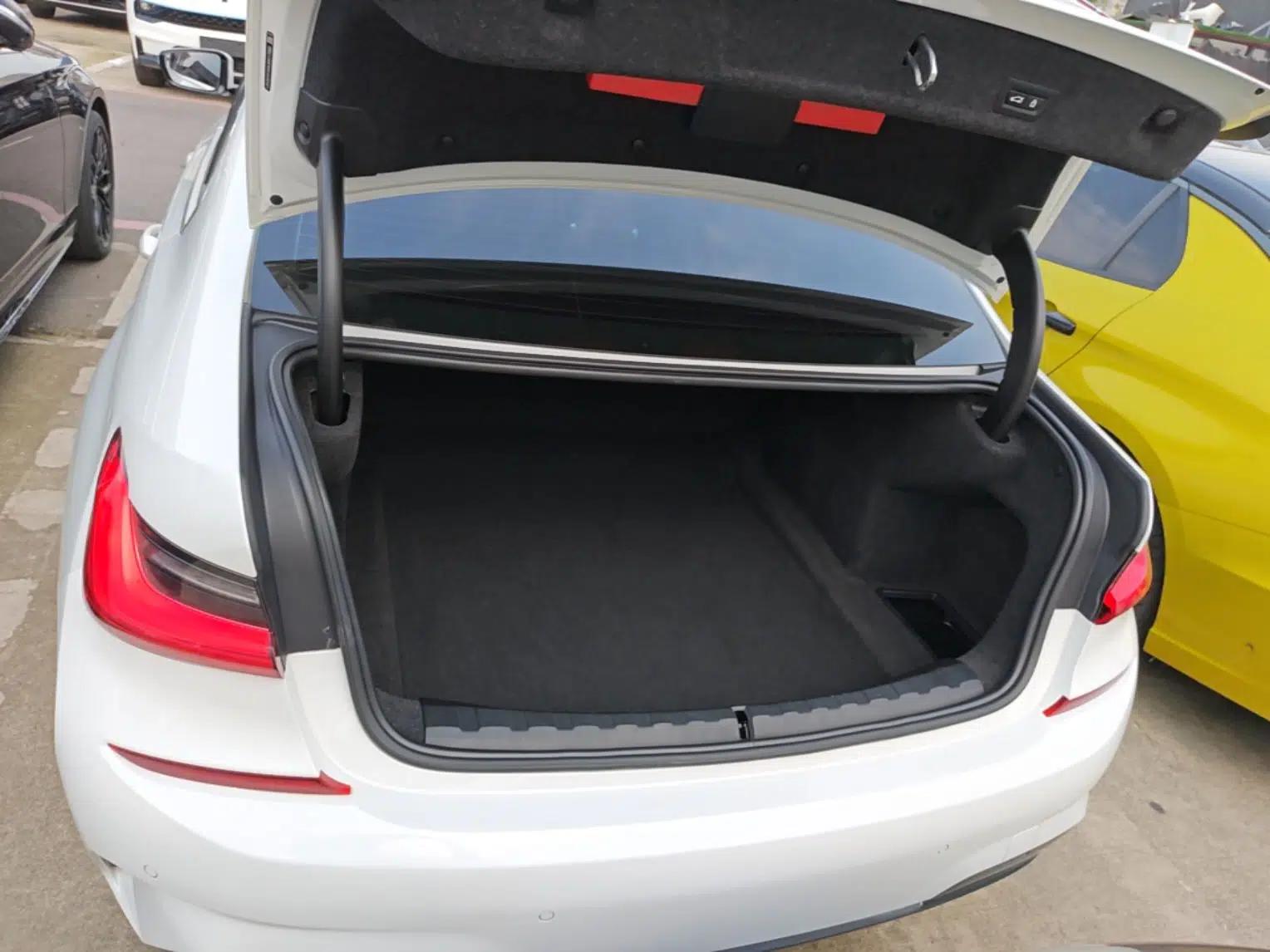 BMW 3 Series 2020 Restyled 325Li M Sport Package — миниатюра 27