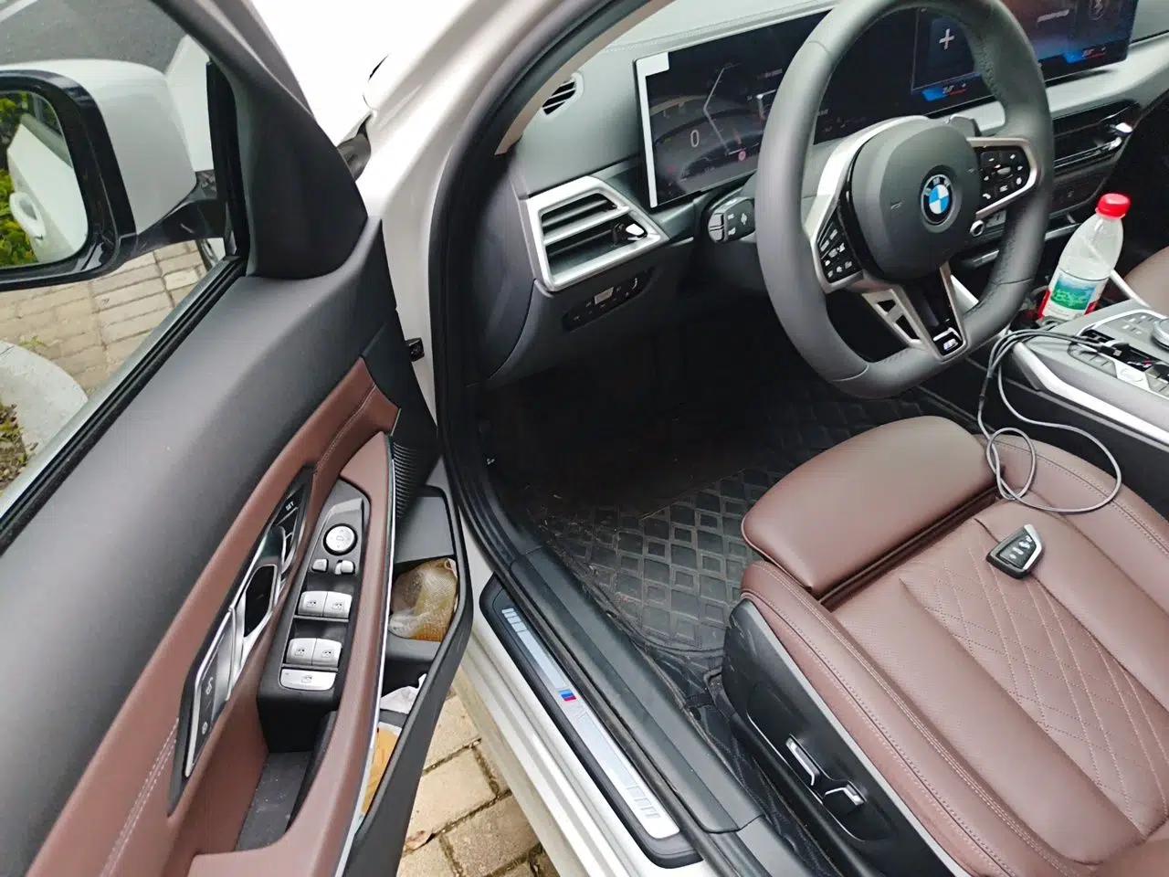 BMW 3 Series 2025 325i M Sport Package — миниатюра 16