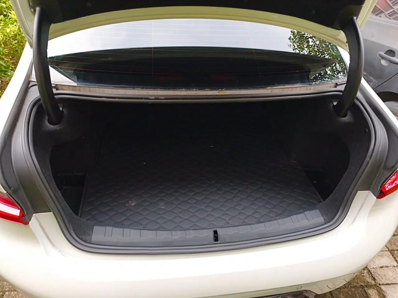 BMW 3 Series 2025 325i M Sport Package — миниатюра 19